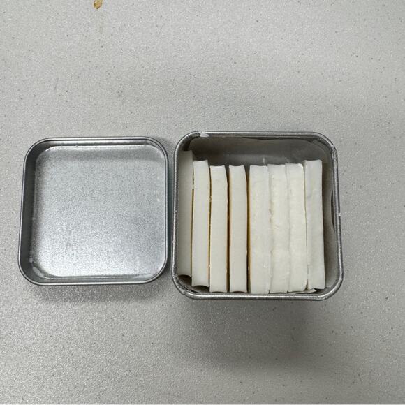 Michel Design Works Soap On The Go Travel Soap Tin 8 Bars - Picture 3 of 6